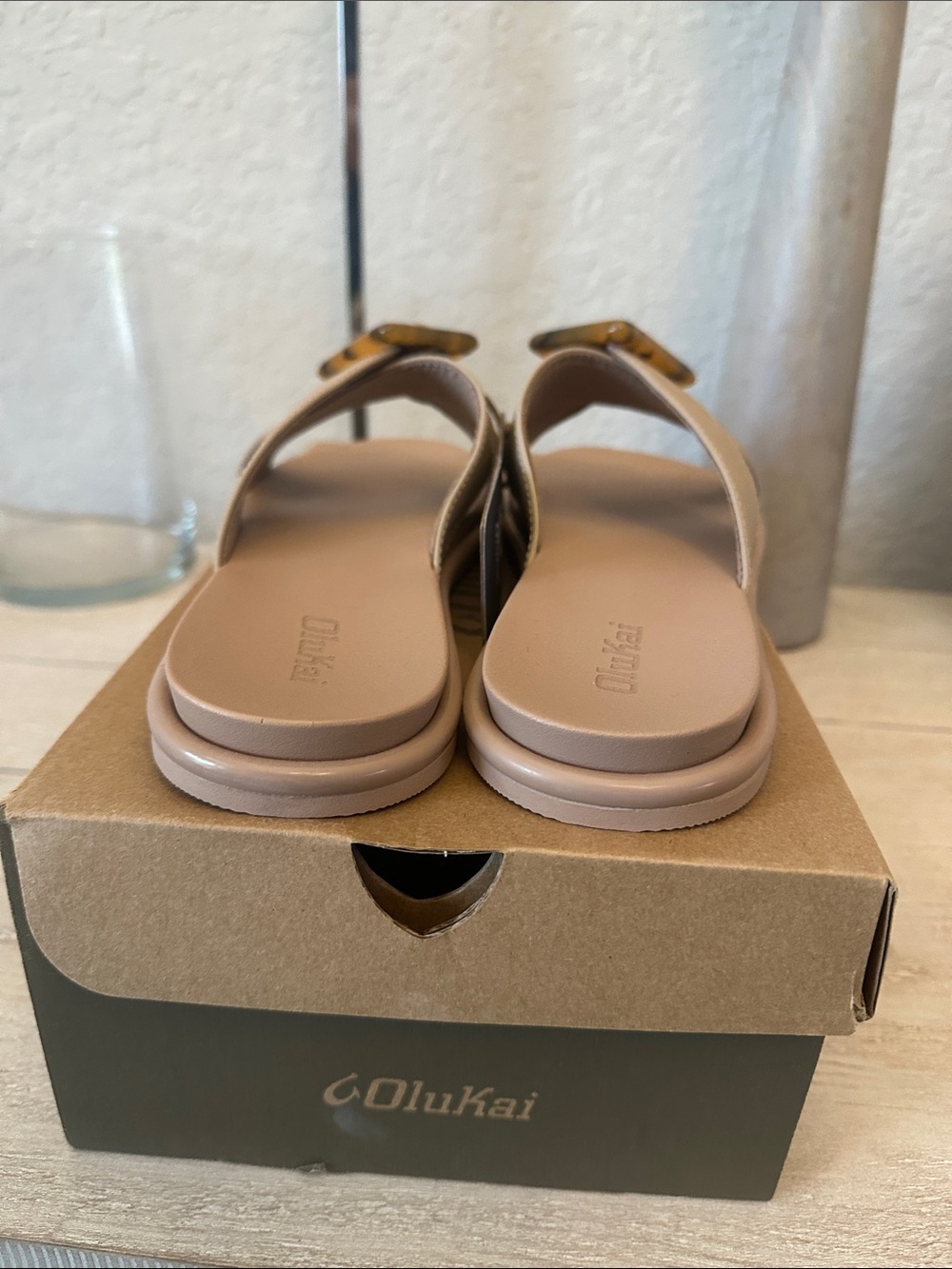 OluKai La’I Slide sandal Taupe women’s 9 N with tags - Picture 3 of 8